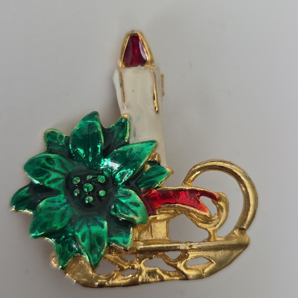 Vintage Holiday Candle & Poinsettia Brooch – Enamel on Gold-Tone